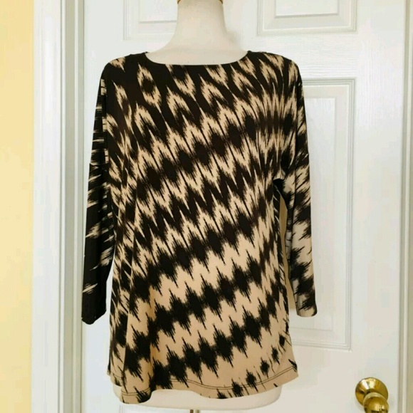 Chico's Tops - Chico's stretchy top Sz 2